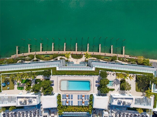 Building Photo - 9201 E Bay Harbor Dr