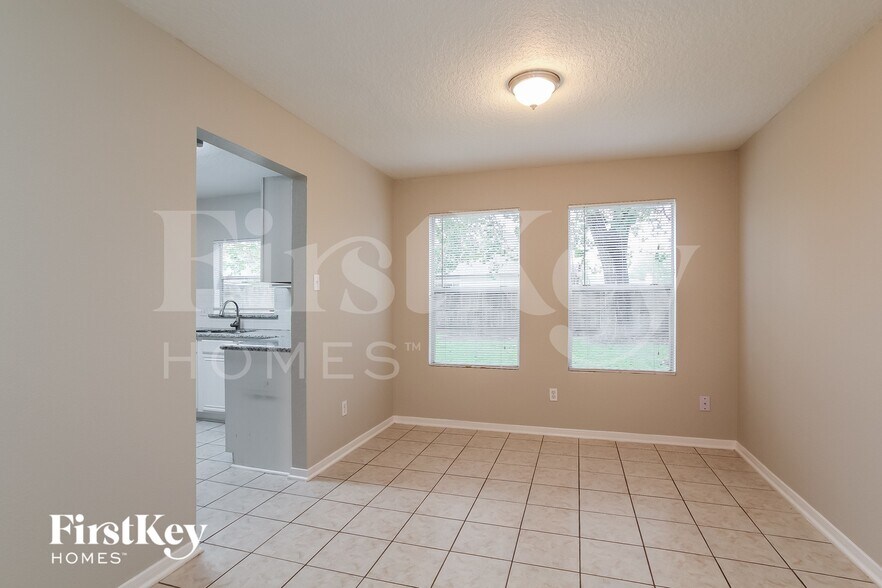 Building Photo - 947 Leadenhall Cir