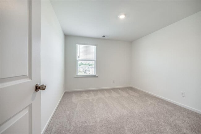 Building Photo - 49 Kestrel Dr