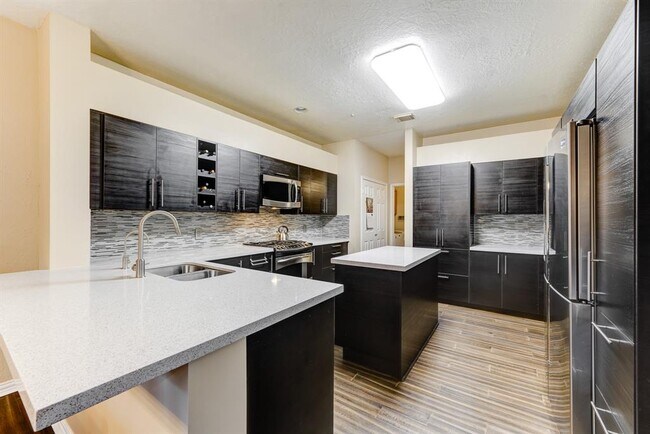 Building Photo - 2150 Paso Rello Dr