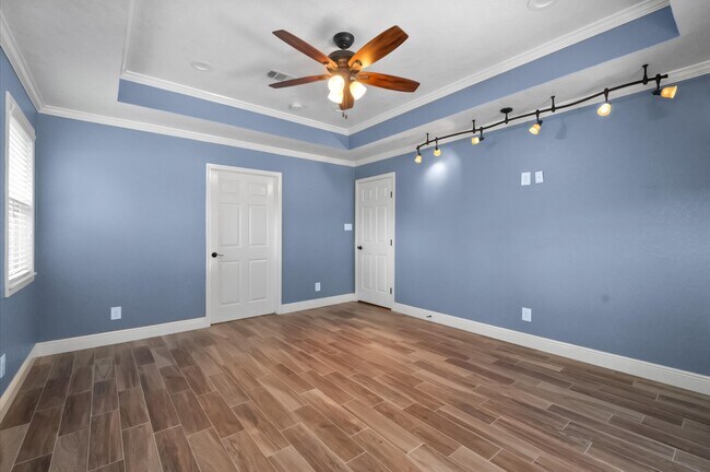 Building Photo - 1320 Woodvine Dr