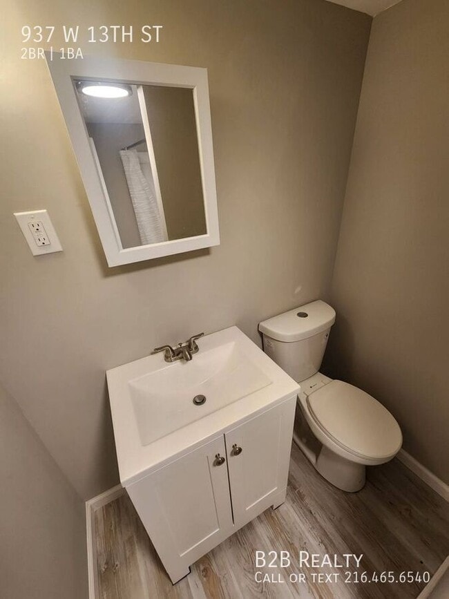 Building Photo - 937 W 13th St