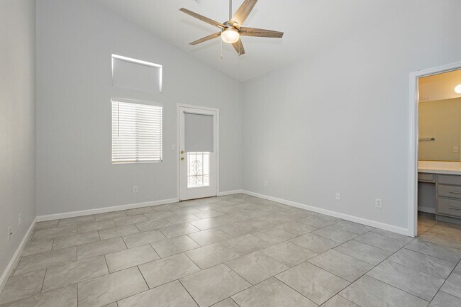 Building Photo - Peccole Ranch 3 Bed 2 Bath Gated Ascot Park Beauty