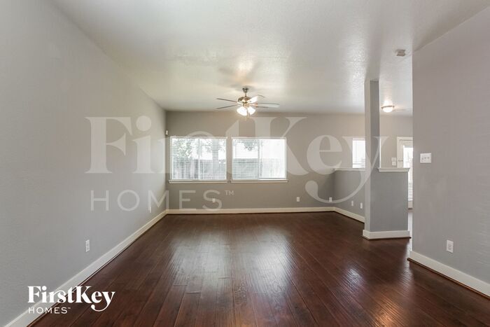 Building Photo - 419 Laurel Sage Dr