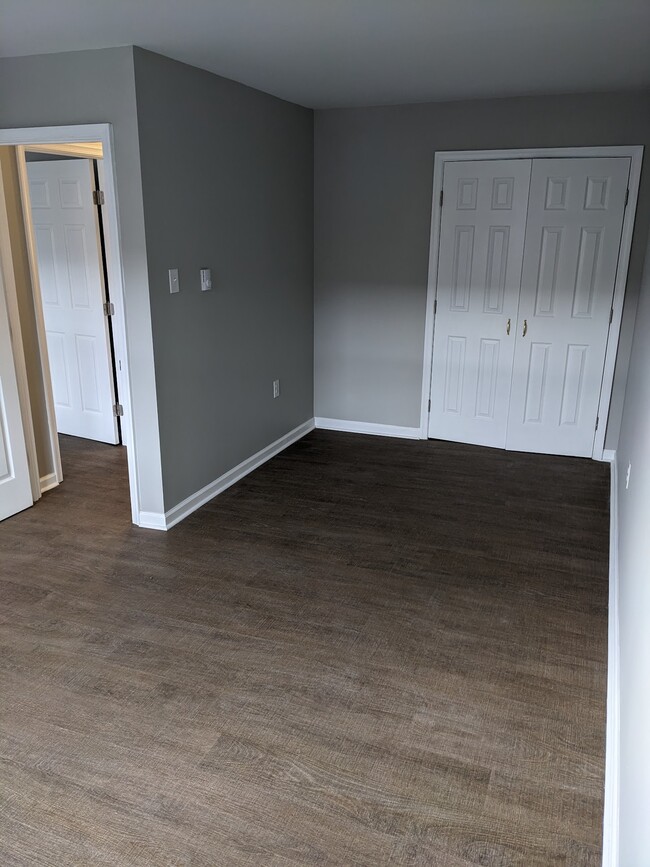 Building Photo - 1660 S Braddock St