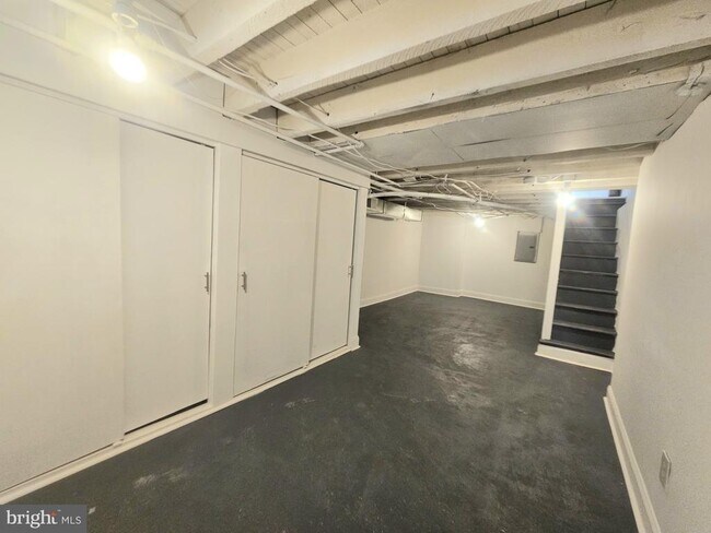 Building Photo - 3923 Wyalusing Ave