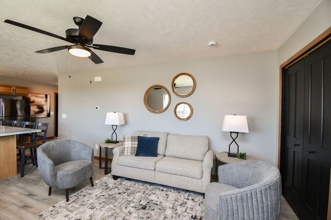 Building Photo - 3900 S Caballo Ct