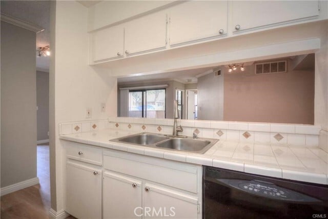 Building Photo - 10655 Lemon Ave