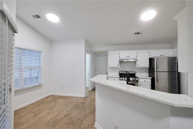 Building Photo - 1645 Fort Mason Way