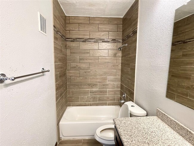 Building Photo - 14550 Fonmeadow Dr