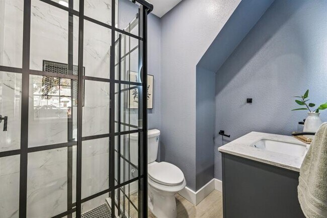 Building Photo - 1504 Hardin Ave