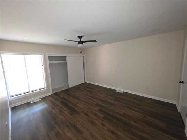Building Photo - 76 Willowick Dr