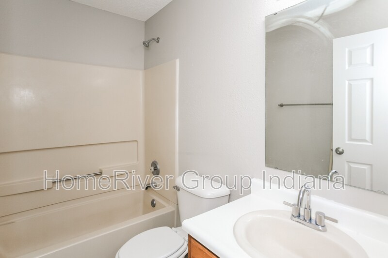 Building Photo - 6886 W Raleigh Dr