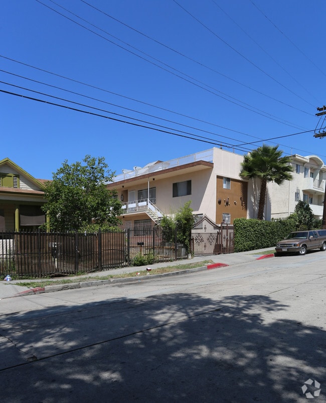 Building Photo - 951 S Ardmore Ave