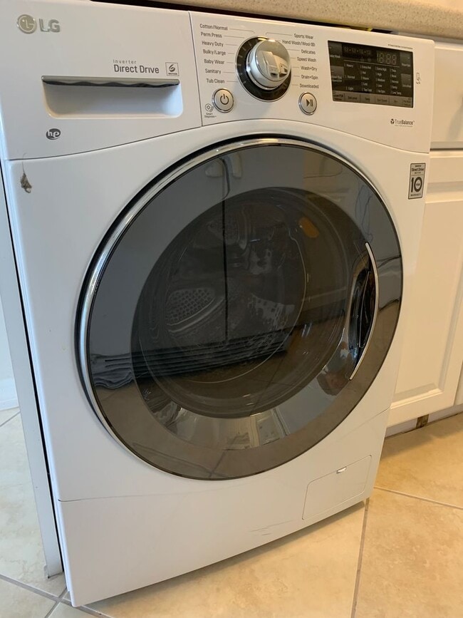 Building Photo - Available 5/10 -  Annual Condo Rental in South Naples