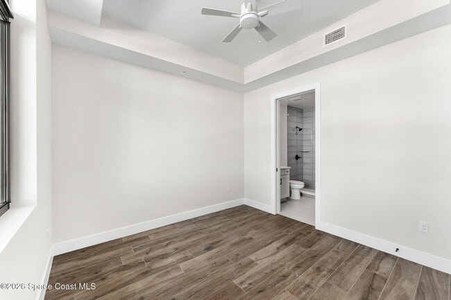 Building Photo - 225 Strand Dr