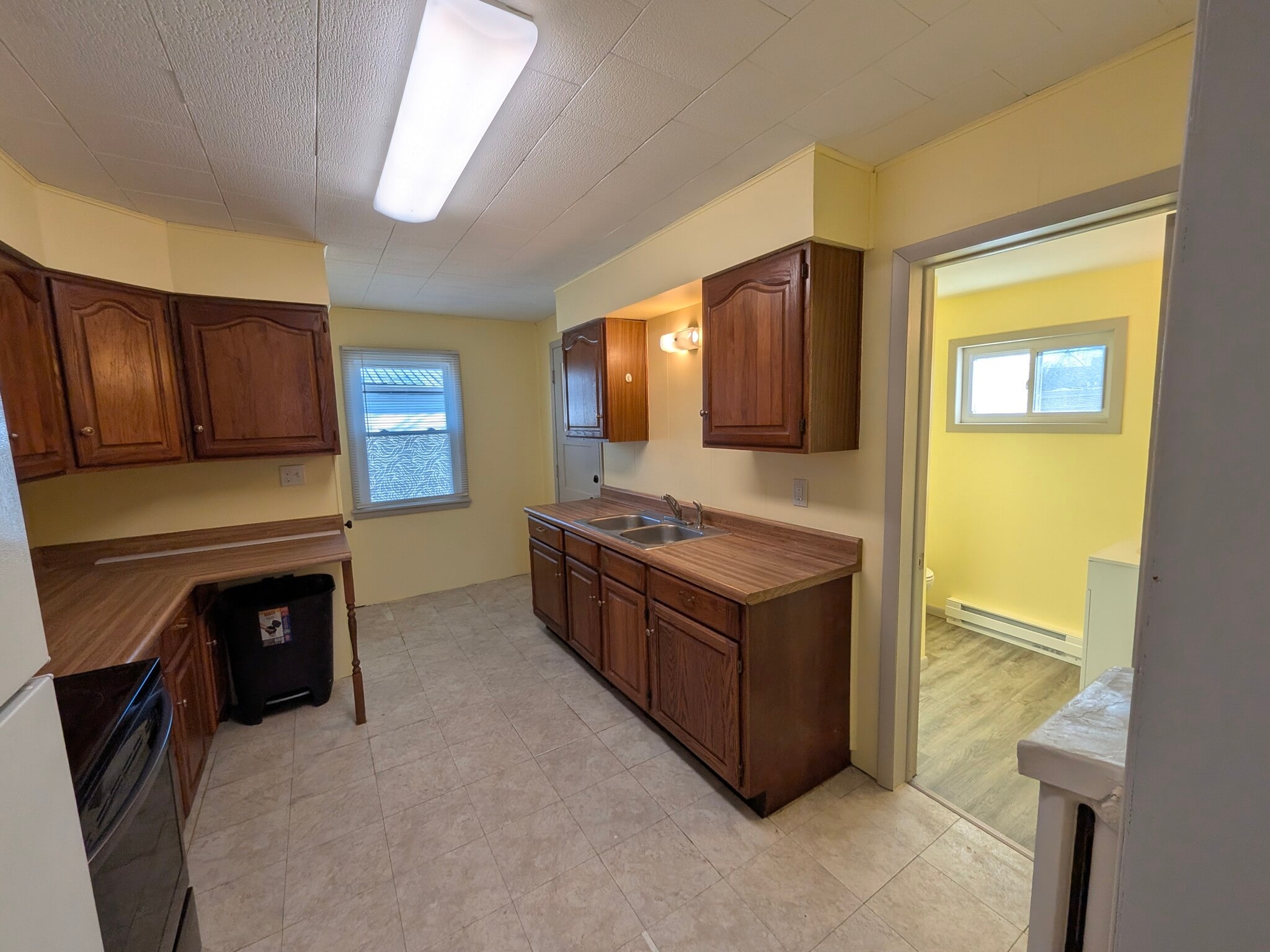 Kitchen - 123 E North St