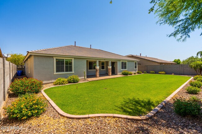 Building Photo - 18445 W Saguaro Ln