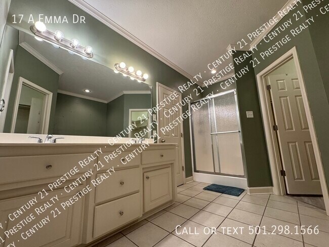 Building Photo - 17 Emma Dr