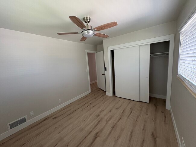 Building Photo - 1833 S Jeri Dr