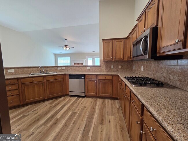 Building Photo - 4213 Brentwood Dr