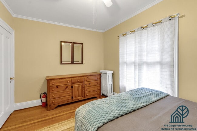 Building Photo - Furnished 4-Bedroom, 2.5-Bath Apartment near Elmwood Village