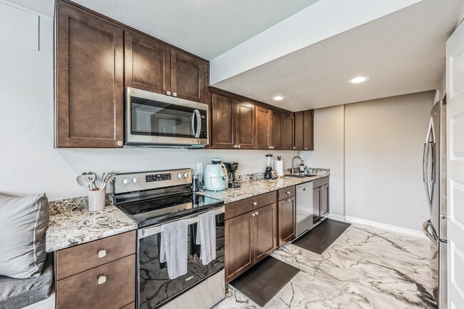 Building Photo - 14341 Mosaic Ave