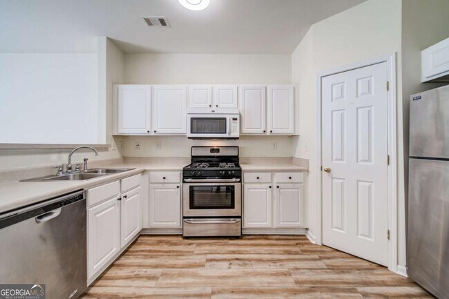 Building Photo - 3285 Hidden Cove Cir NW