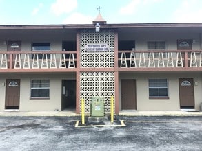 Building Photo - 575 Clearwater-Largo Rd, Largo, FL 33770