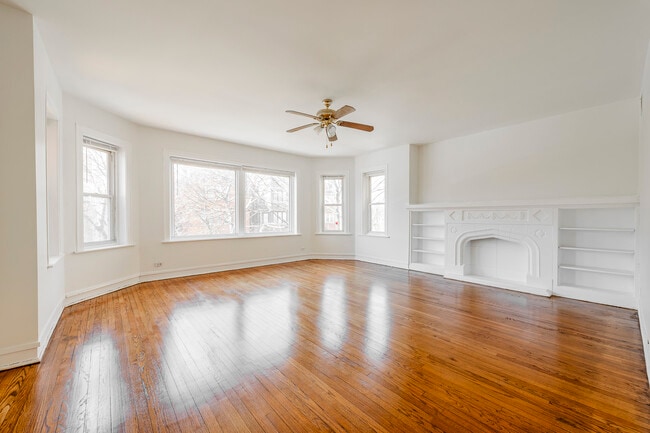 Building Photo - 7831 S Kingston Ave