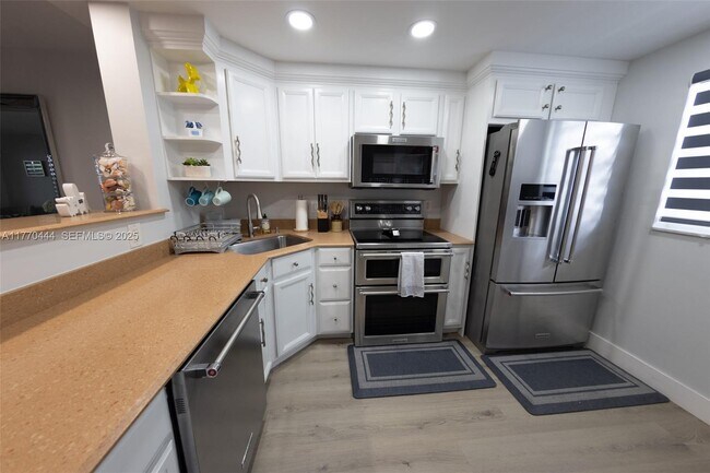 Building Photo - 1501 S Ocean Blvd