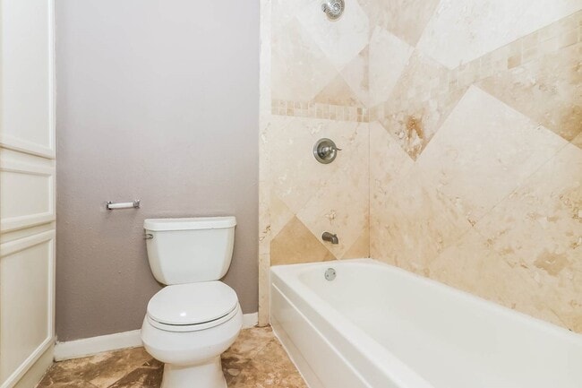 Building Photo - 22507 Red River Dr