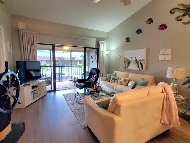 Building Photo - 245 Coldeway Dr