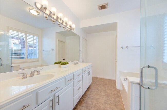 Building Photo - 6119 Rachels Ct