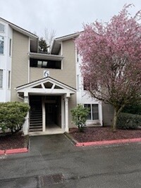 Building Photo - 2 bedroom 2 bath First Floor Condo w/1 Car...