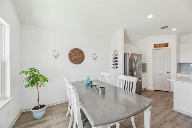 Building Photo - 241 Sweetwater Crk Ln