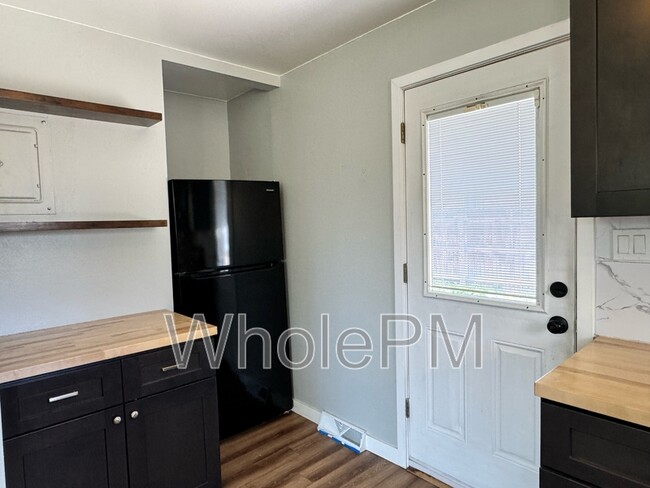 Building Photo - 220 W Layton Ave