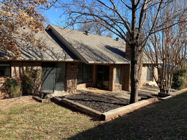Building Photo - 2504 Tredington Way