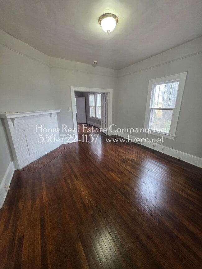 Building Photo - 208 Clayton St