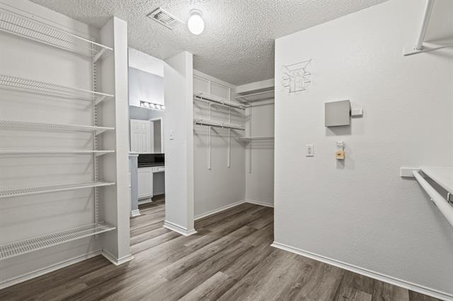 Building Photo - 1604 Lincoln Dr