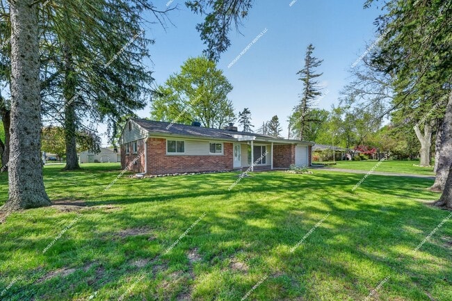 Building Photo - Rare Rental Opportunity! Fully Renovated 3-bedroom, 2-bath Brick Ranch in Farmington Hills!