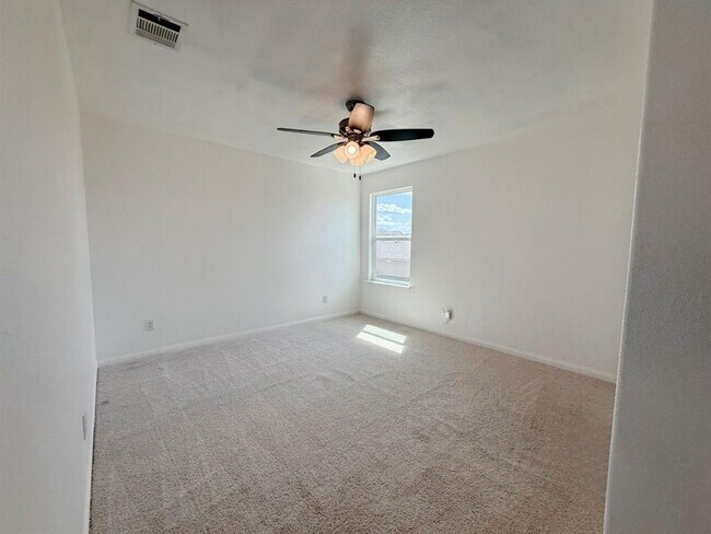 Building Photo - 3000 Cressler Ln