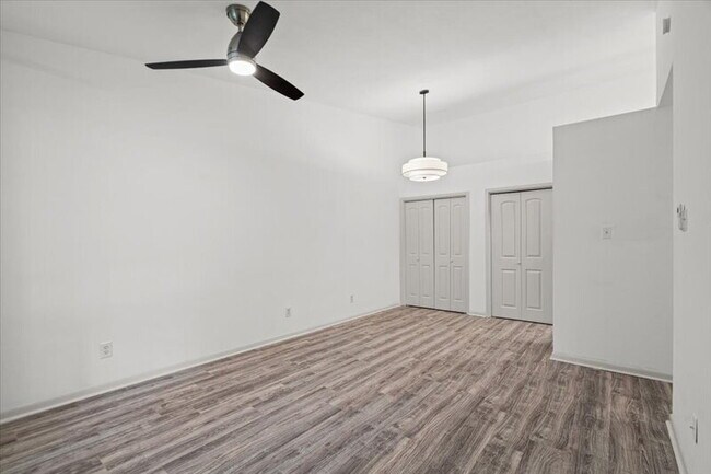 Building Photo - 1705 Crossing Pl