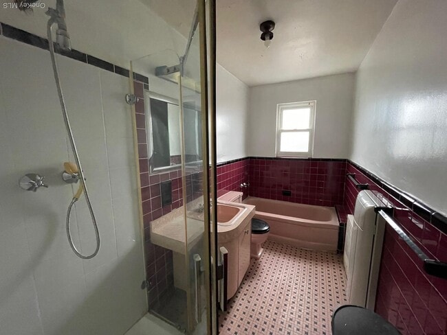 Building Photo - 147-27 76th Rd