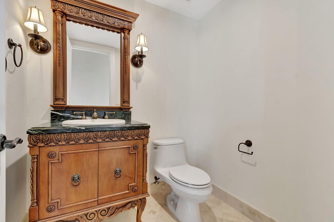Building Photo - 953 Banyan Dr