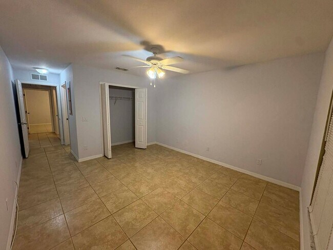 Building Photo - 1000/1002 W 12th Street