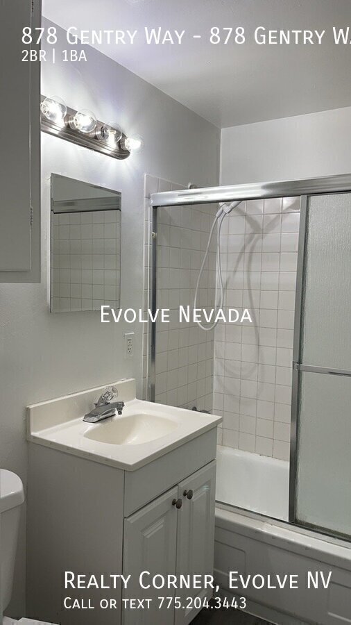 Building Photo - 878 Gentry Wy