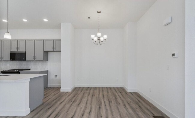 Building Photo - 5081 McKinnon Ct