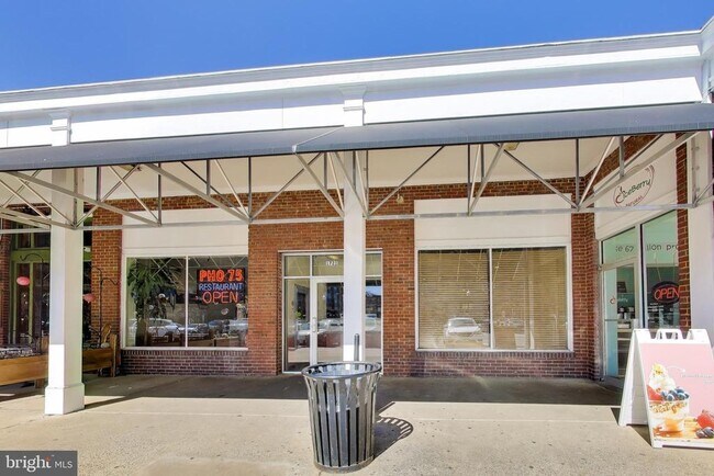 Building Photo - 1726 N Quinn St