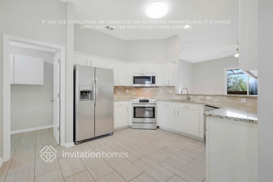 Building Photo - 12096 Coachman Lakes Way